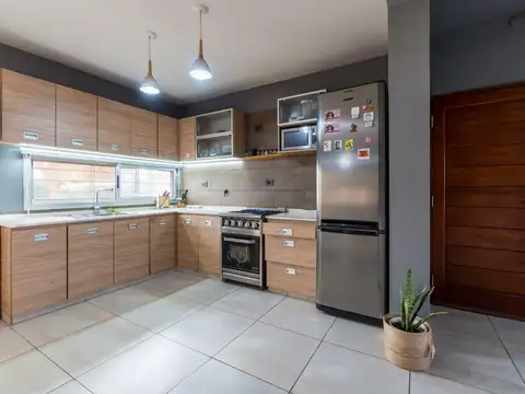 Casa 5 ambientes con 1 baño