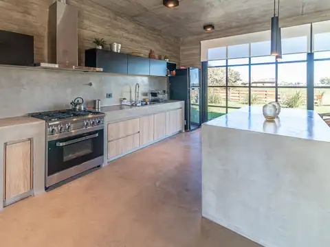 ESPECTACULAR CASA CAMPO CHACRAS SAN ANDRES