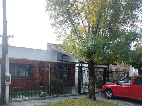 CASA EN VENTA - Calle 503 entre 7 y 8