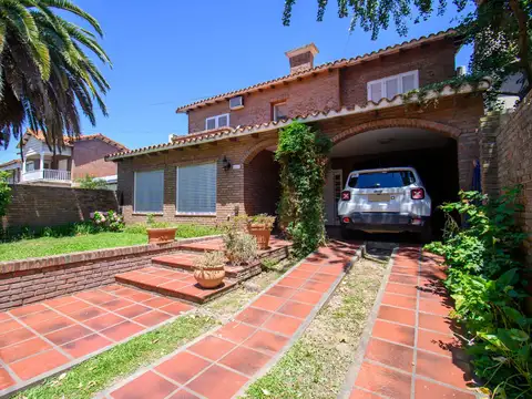 Avenida 7 Jefes 4100