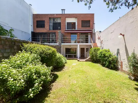Venta casa en Saavedra 4 ambientes jardín cochera