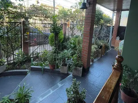 Depto Tipo Casa en Venta en Villa Dominico, USD 80.000
