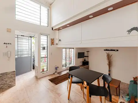 Venta. Ph. Villa Urquiza. 2 ambientes. con patio.