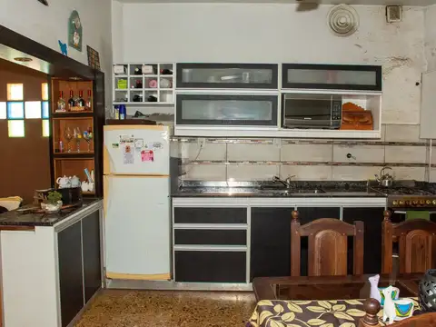 PH de 5 ambientes en venta en Sarandí con jardín