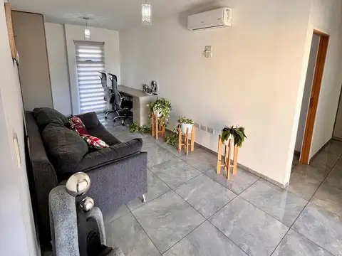 Casa en Venta - 3 Dorm. 3 Baños - Garage - Pileta - Patio - 285 m² terreno - Villa Amelia - 140.000