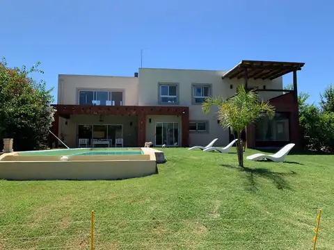 Casa en Alquiler Temporal en El Canton - Norte, USD 2.500