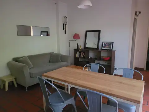 Depto Tipo Casa 2 ambientes con 1 baño