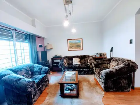 Casa 5 ambientes con 1 baño