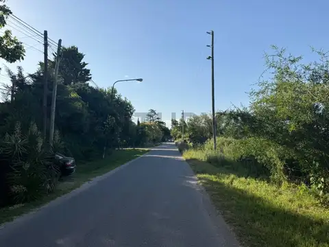 LOTE EN EXCELENTE UBICACION ARTURO SEGUI | CALLE 137 E/ 419 Y 422