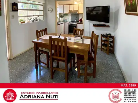 Casa 4 ambientes con 2 baños