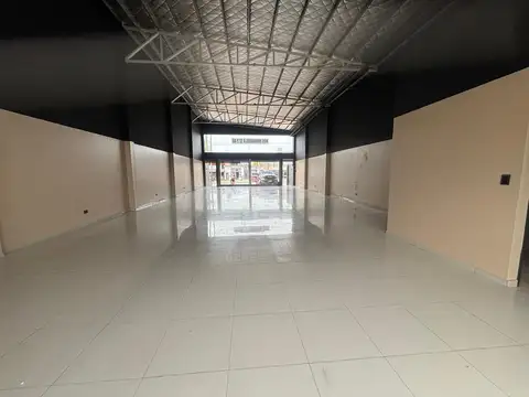 Local en Alquiler en Los Hornos, $ 2.800.000