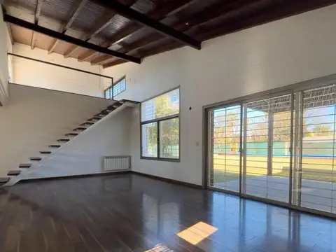Casa en Venta con 1 cochera