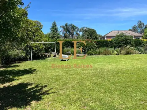 Casa 6 ambientes con 4 baños