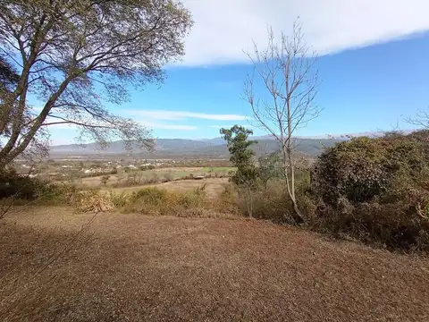 HERMOSA CASA CON BUEN TERRENO EN VENTA