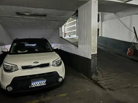 Cochera espaciosa en Palermo