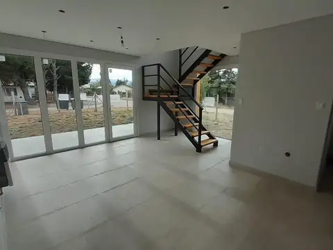 Depto Tipo Casa en Venta de 3 ambientes