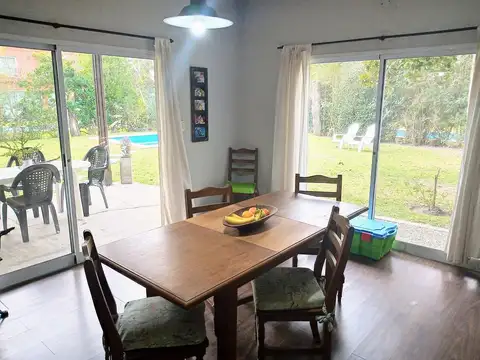 Casa en Venta con 3 cocheras