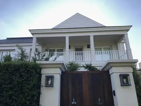 AVDA SANTA MARIA al 4200