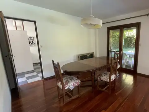 Casa en Venta con 3 cocheras