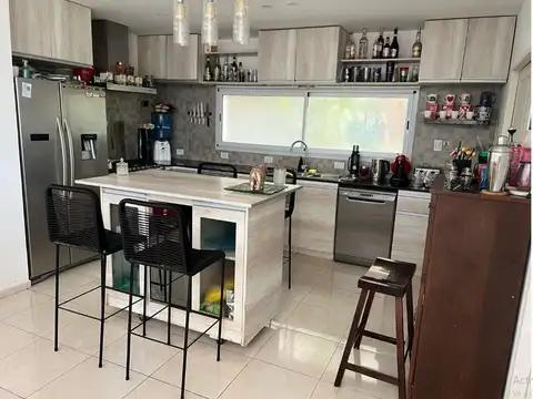 Casa en Venta en Pilar Del Este, USD 245.000