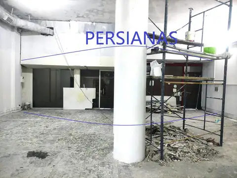 Gran Local en VENTA  en BERNARDO de IRIGOYEN 972 con 10m de frente