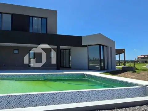Casa en Venta en San Sebastian, USD 310.000