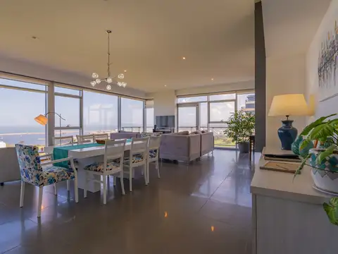 Departamento en Venta de 4 dormitorios