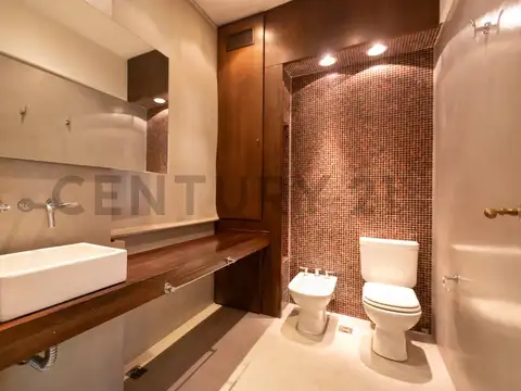 VENTA PISO ÚNICO EN EDIFICIO EMBLEMÁTICO 6 AMBIENTES PARA OFICINA Y/O VIVIENDA EN RECOLETA