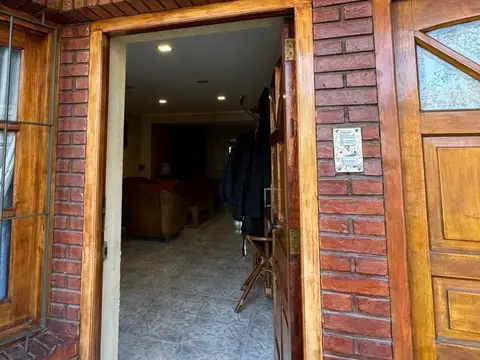 Venta-Duplex-Flores-frente a la placita 11 de Noviembre-Suite-dependencia de servicio