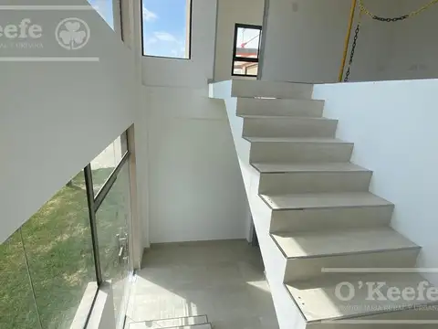 Galpón en Alquiler 1200m2 en Parque Industrial Platanos