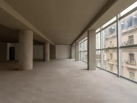 Oficina en Venta con 3 cocheras