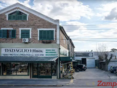 Av. Hipólito Yrigoyen al 9800