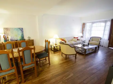 Casa 6 ambientes con 2 baños