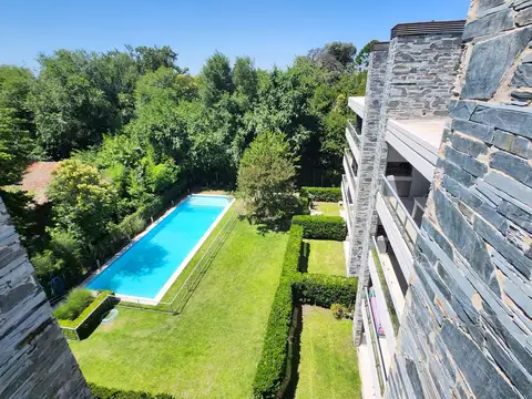 La Magdalena , Pilar