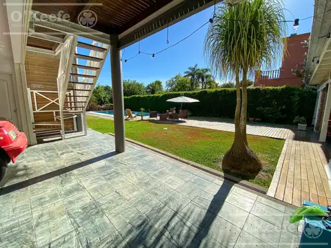 Casa en Venta con 3 cocheras