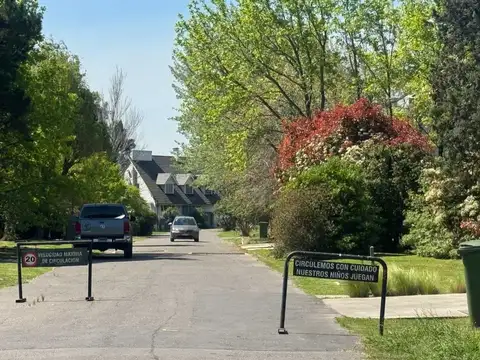 Avenida Santa María de las Conchas 4000