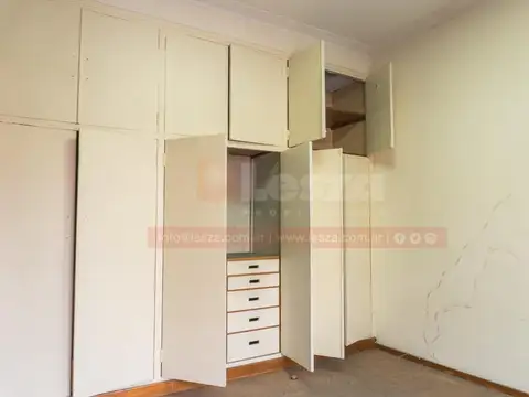 Ideal uso profesional / comercial en inmejorable ubicación Lanús