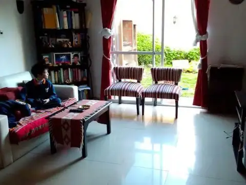 Casa - Venta - Argentina, Hurlingham - Remedios de Escalada 475