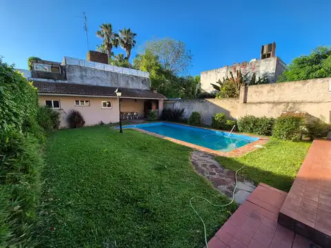 Casa 5 ambientes con 2 baños