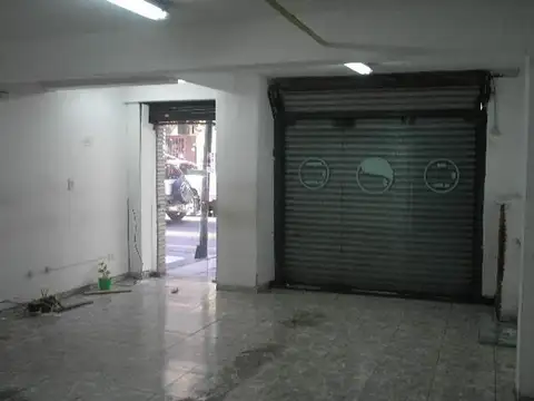 LOCAL + VIVIENDA DE 2 AMB. C/PATIO A PASOS DE AV ENTRE RIOS