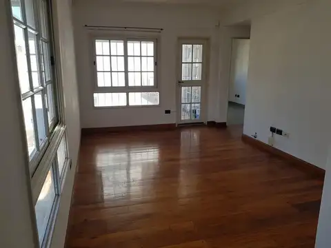 Departamento en Alquiler en Villa del Parque, $ 740.000