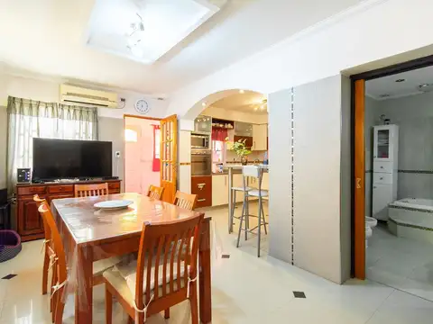 VENTA CASA 5 AMBIENTES EN LANUS ESTE