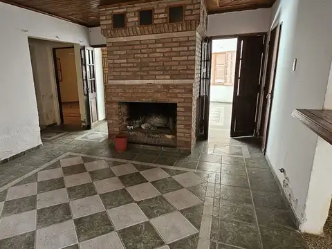 Casa 4 ambientes con 1 baño