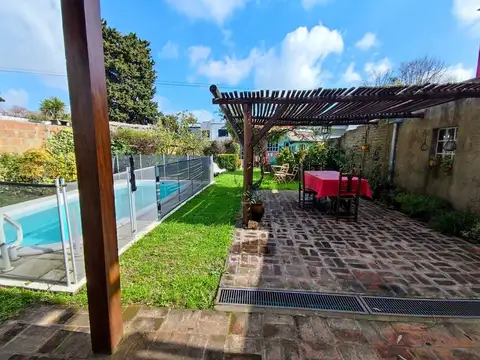 CASA EN VENTA RINGUELET 3 DORMITORIOS APTO BANCO