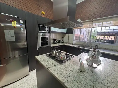 venta de casa 3 dormitorios 2 baños 3 cocheras