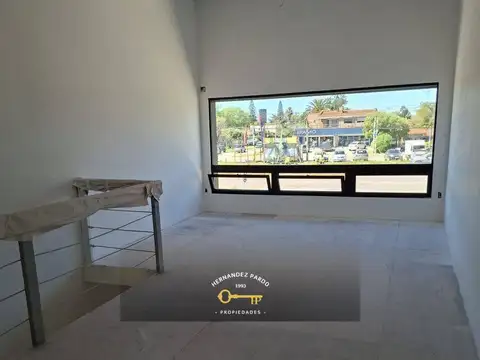 Sobre giannattasio locales a estrenar 