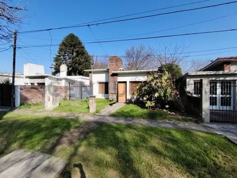 Venta casa + deposito en Granadero Baigorria