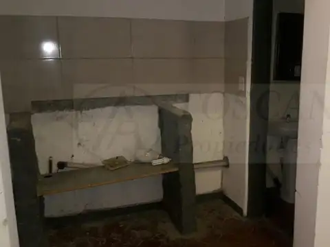 ALQUILO LOCAL /DEPOSITO EN LUGANO