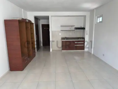Excelente monoambiente al contrafrente en Venta en Flores Norte a metros de Plaza Irlanda.