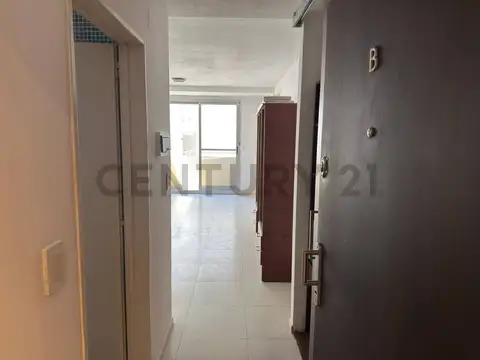 Felipe Vallese 1900, Piso 0